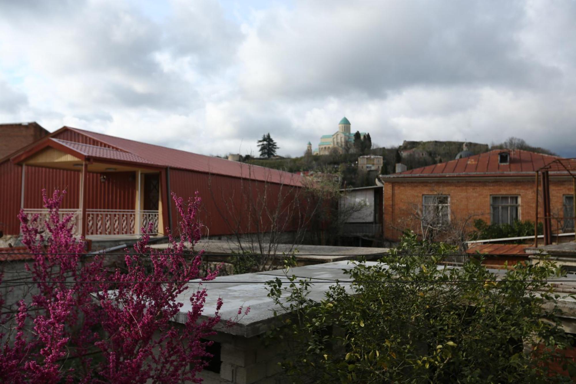 Feola Hostel Kutaisi Exterior photo